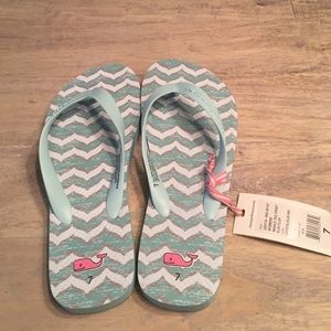 Brand new vineyard vine flip flops