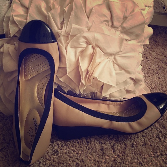 ❌TRADED❌ zinnia Ballet dress shoe with small wedge.