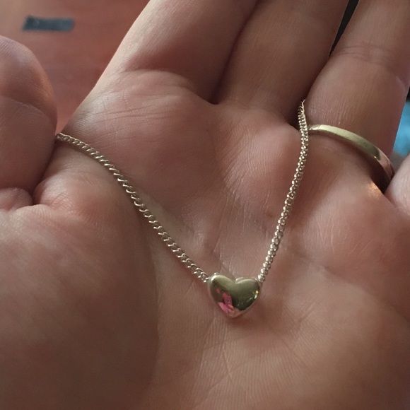 (L2) Silver Heart Necklace - Picture 2 of 4
