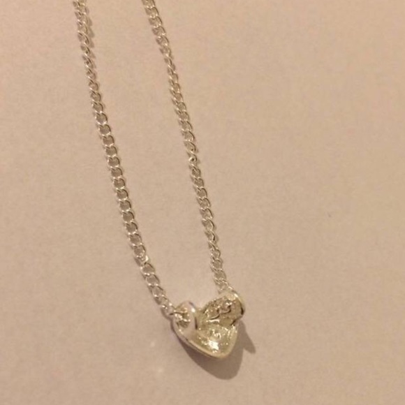 (L2) Silver Heart Necklace - Picture 4 of 4