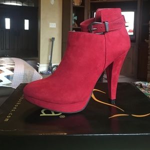 Women's Red Diba Ruth Booties