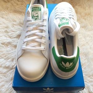 🎉HP FALL FAVE🎉 Adidas Stan Smiths