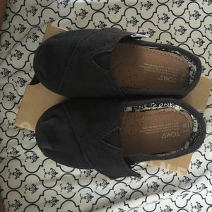 Baby boy 6T black canvas Toms with box.