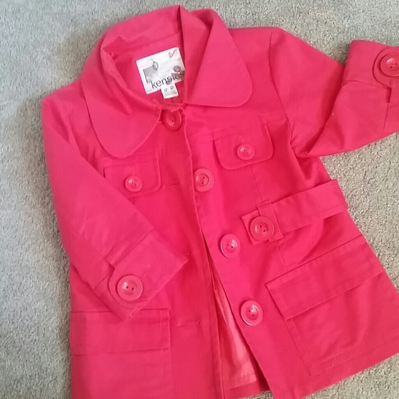 Red 3/4 sleeve jacket