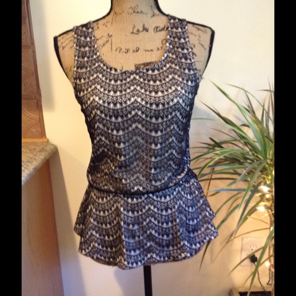 Love Culture Tops - Love Culture adorable top.