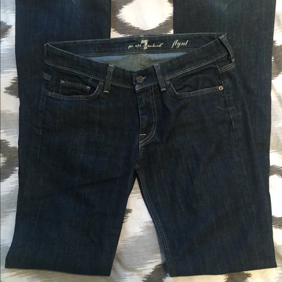 LIKE NEW 7 For All Mankind Flynt Jean - Size 29