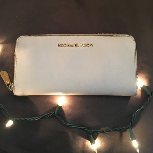 Micheal Kors jet set wallet