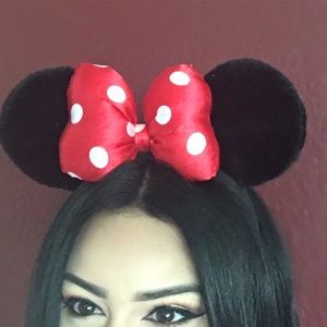 Minnie Mouse ears
