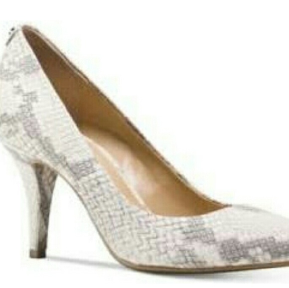 💞SALE💞 Michael Kors Flex Mid Pointed Toe Pump - Picture 2 of 4