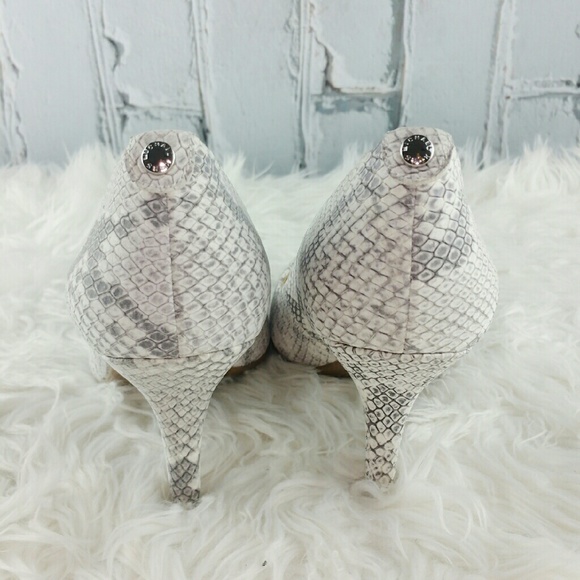 💞SALE💞 Michael Kors Flex Mid Pointed Toe Pump - Picture 4 of 4