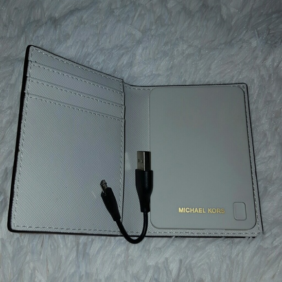 *SALENew Michael Michael kors phone charger wallet - Picture 2 of 4