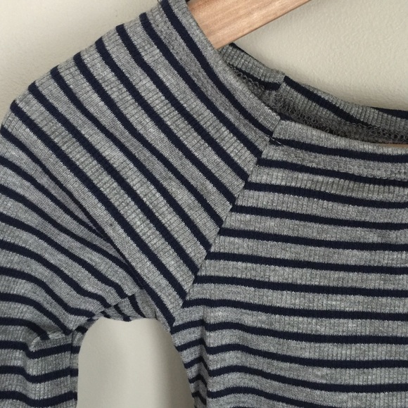 Off the shoulder striped crop top - Picture 3 of 3