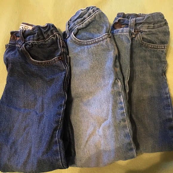 Lot of 3 pairs of size 5 boys jeans.