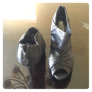 Simply Vera wang heels