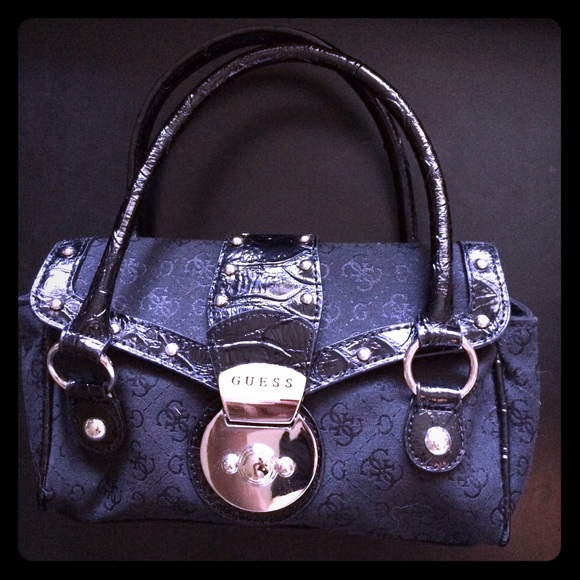 Flash Sale‼️‼️Guess Mini Satchel