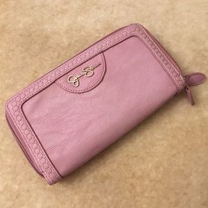 Jessica Simpson wallet