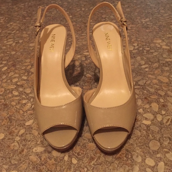 Nine West nude pumps