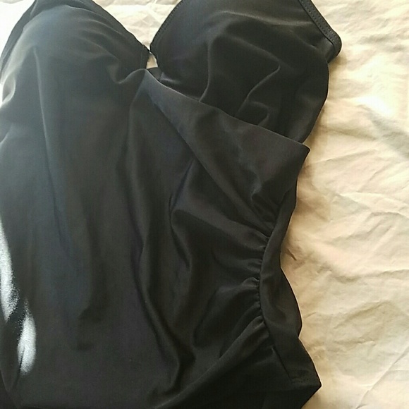 Swimsuit - Picture 2 of 4