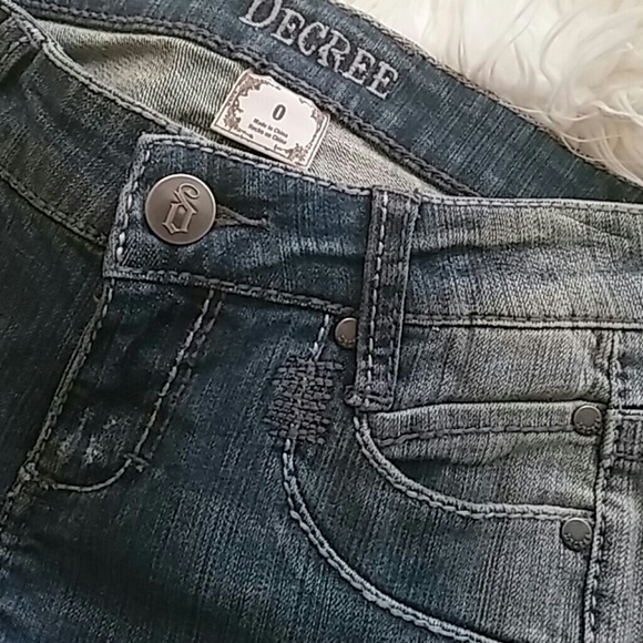 Decree Jeans - Picture 3 of 4