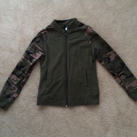 BDG Camo Jacket - Picture 2 of 4