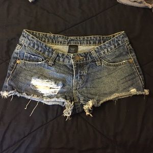 Ripped denim short shorts