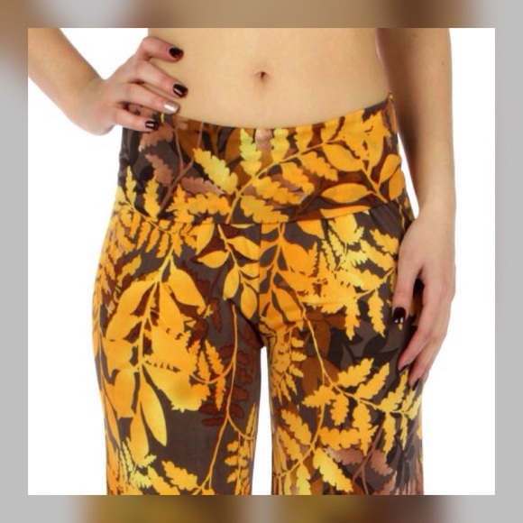 Stunning leaf print wide leg pants - Picture 2 of 3