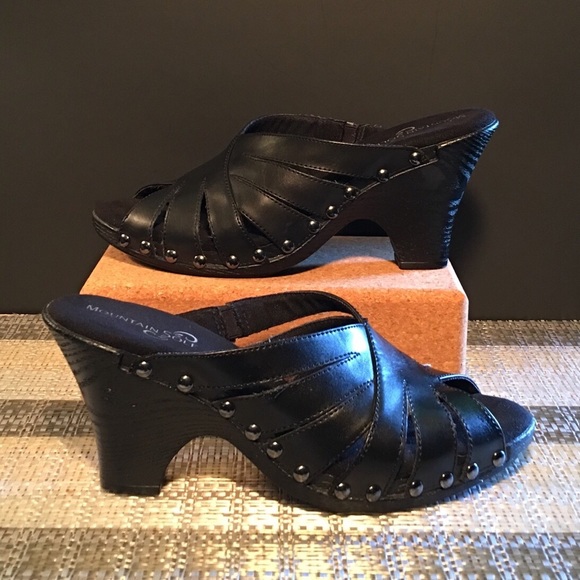 MOUNTAIN SOLE Black Peep-Toe Clog w/3.5" Heel 9.5M