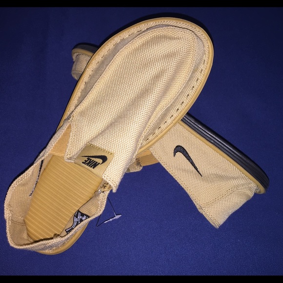 nike grill room slip on shoes