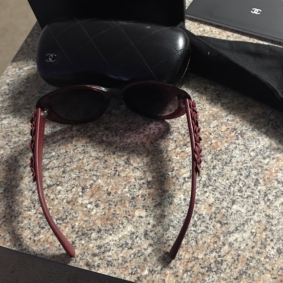 Chanel sunglasses - Picture 2 of 3