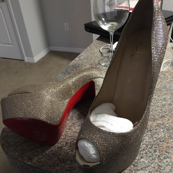 Christian louboutin peep toe shoes - Picture 2 of 3