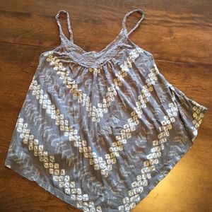 Gray tank top