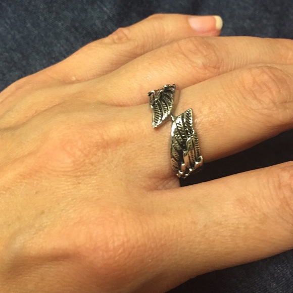 Double Wings Ring