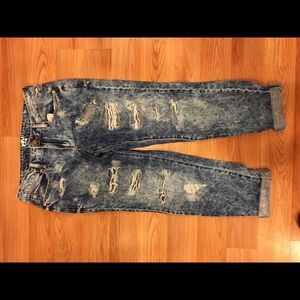 Garage distressed boyfriend jeans