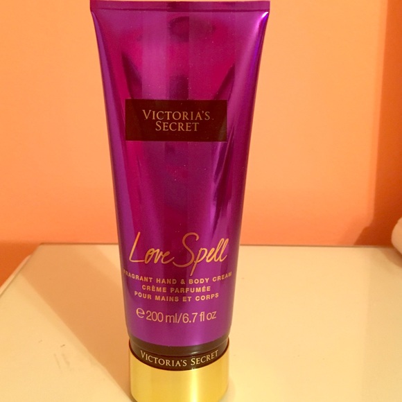 BRAND NEW✨ VS Love Spell Hand & Body Cream!