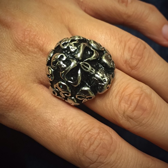 Skulls on Skulls Ring