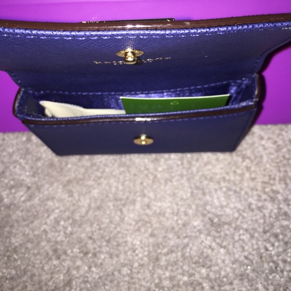 SALE🌟Kate Spade Large Holly NWT Navy Card Case - Picture 3 of 3