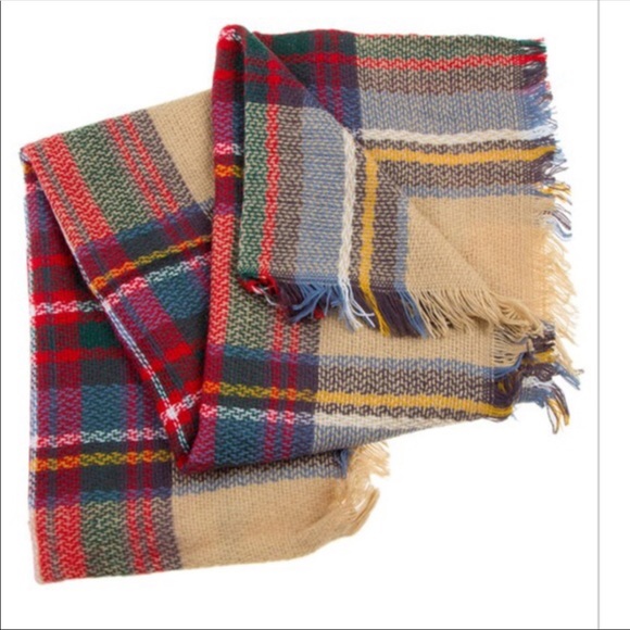 ✨LAST ONE ✨Plaid infinity scarf - Picture 4 of 5