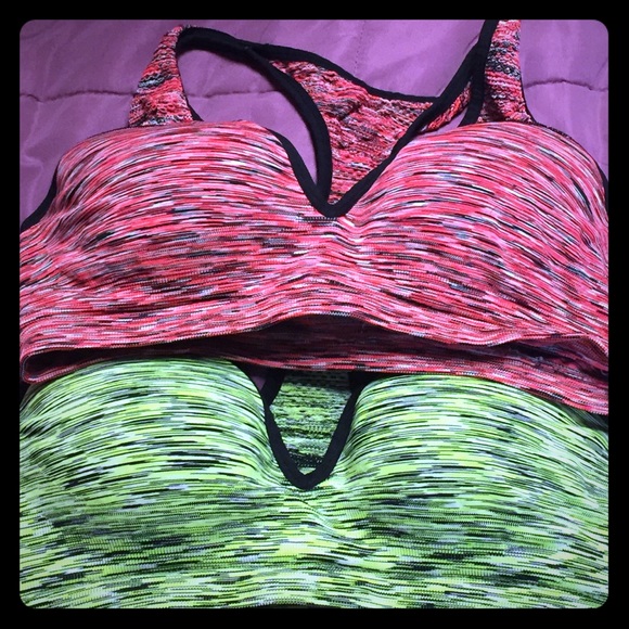 Two Victoria secret sports bras 😜💪🏻