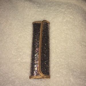 Travel makeup brush holder