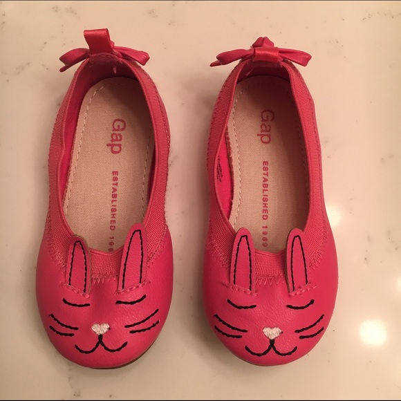 GAP Other - Pink bunny shoes