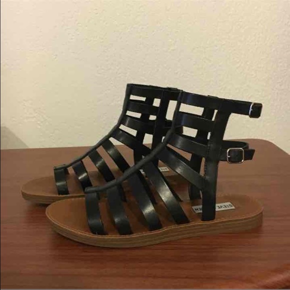 Steve Madden beeast sandals