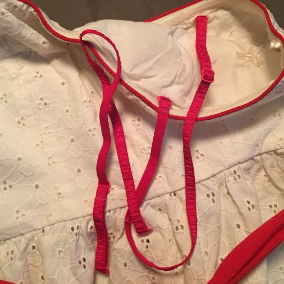 White and red eyelet top - Picture 4 of 4