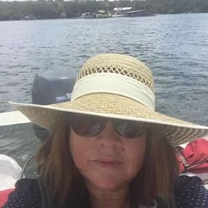 Meet your Posher, Lucy