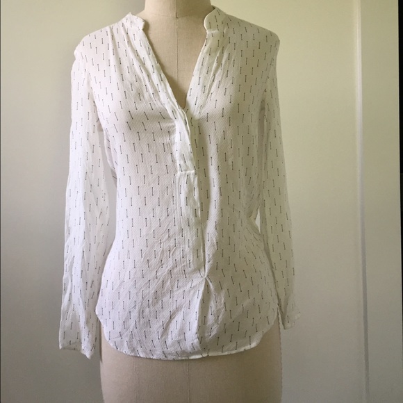 White with black arrows lightweight blouse