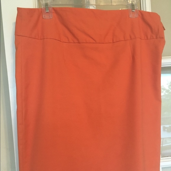 Comfortable orange stretch knee skirt
