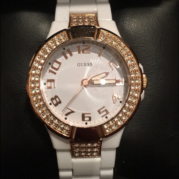 Womens Guess watch (white & gold)
