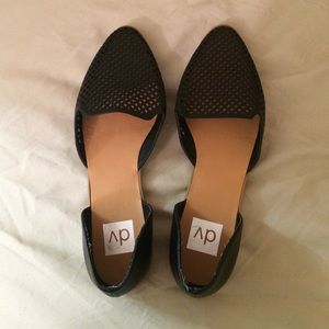 DV Pointy-Toed Flats