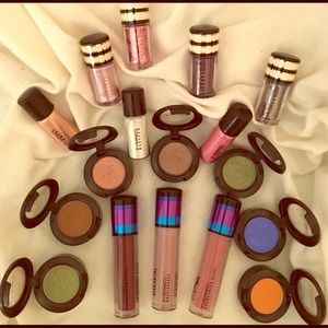 SOLD 💋 MAC COSMETICS (18 pieces)💋