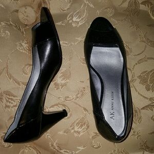 Anne Klein leather pumps