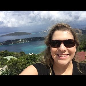 Meet your Posher, Emily